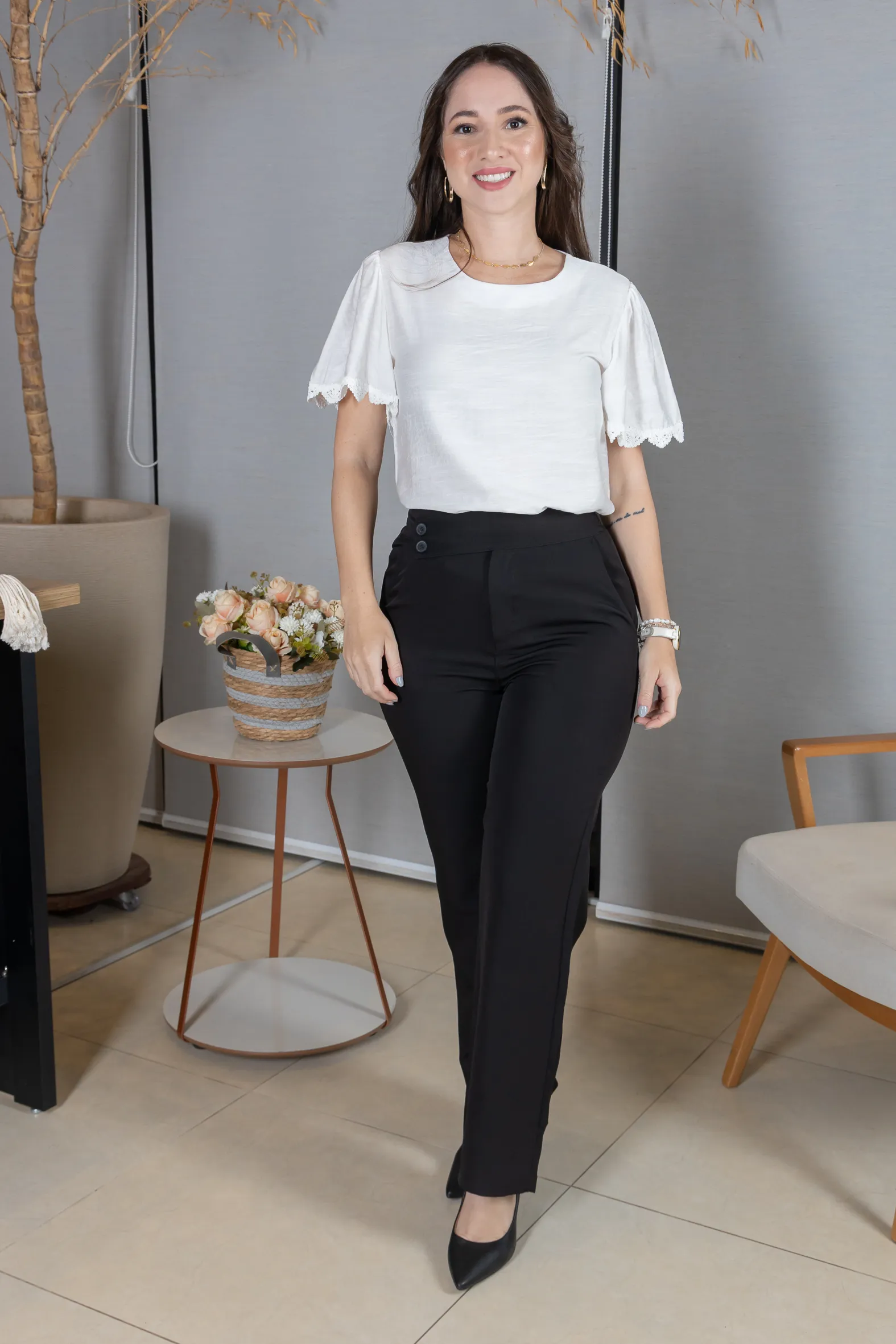 Blusa Manga Curta com Detalhes Bordados em Visco Soft Wanda Branca - Image 11